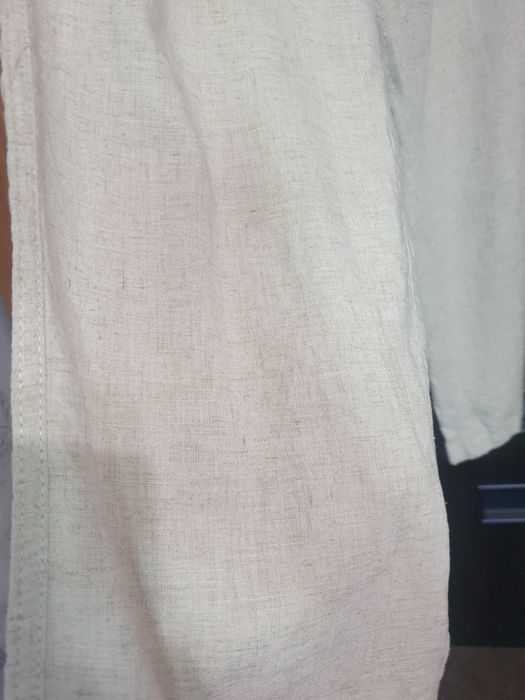 Продам літні штани. Нові. Натуральний льон. На S-M. Зріст до 165 см.
300 грн
