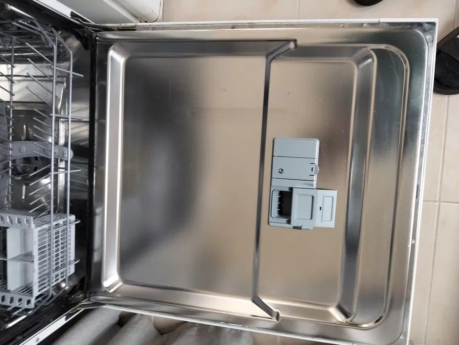 Máquina de loiça INDESIT