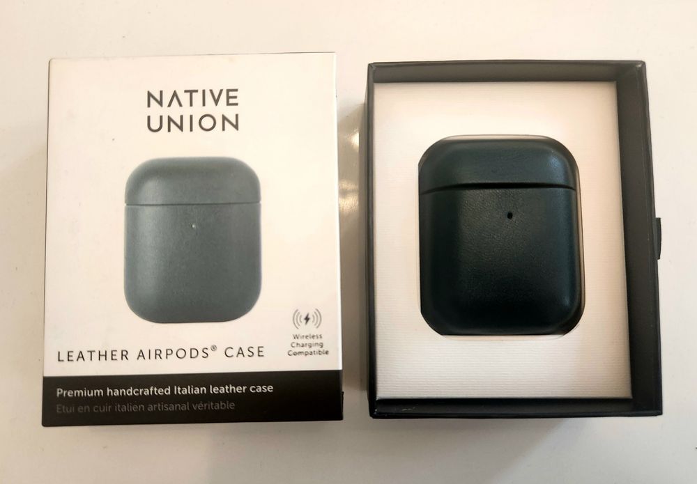 Airpods Case  Native Union Leather Emerald Green Skórzany