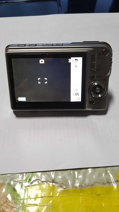 Casio Exilim EX-S880 Camera64730023505667121