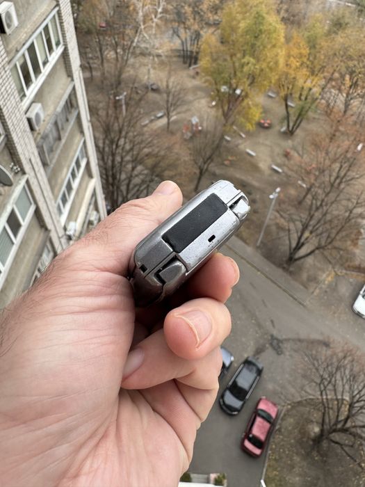 Телефон Sony CMD-Z5