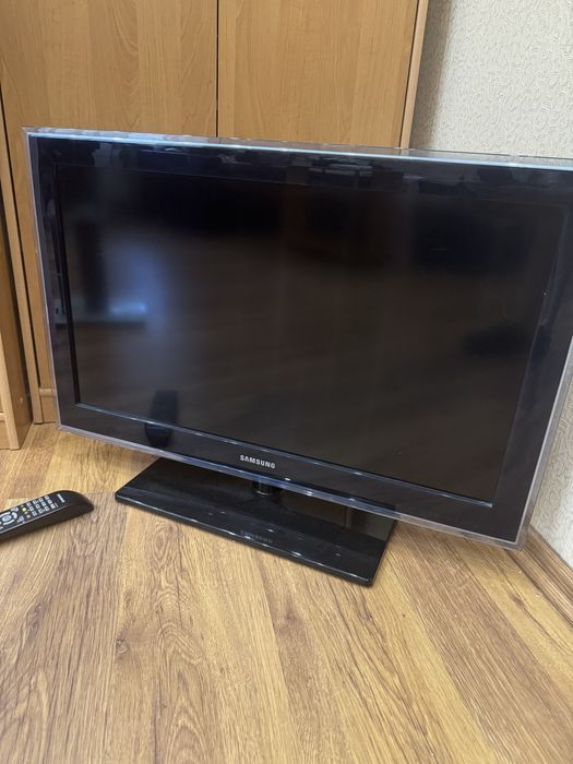 Продам телевізор Samsung 32D (LE32D551K2W)