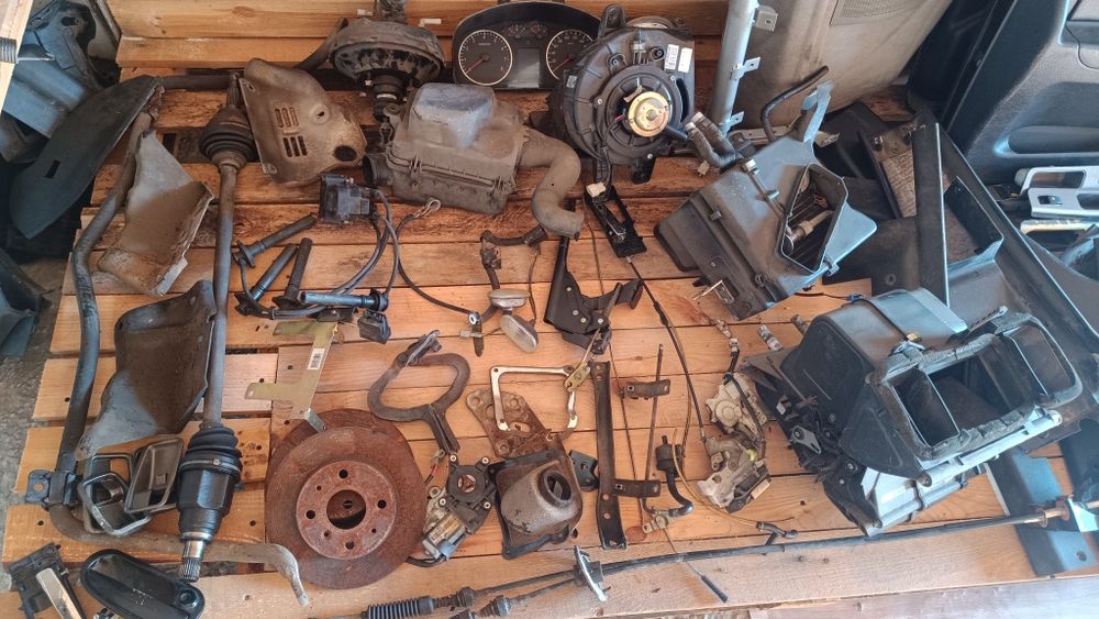 Продам запчастини на Джили СК