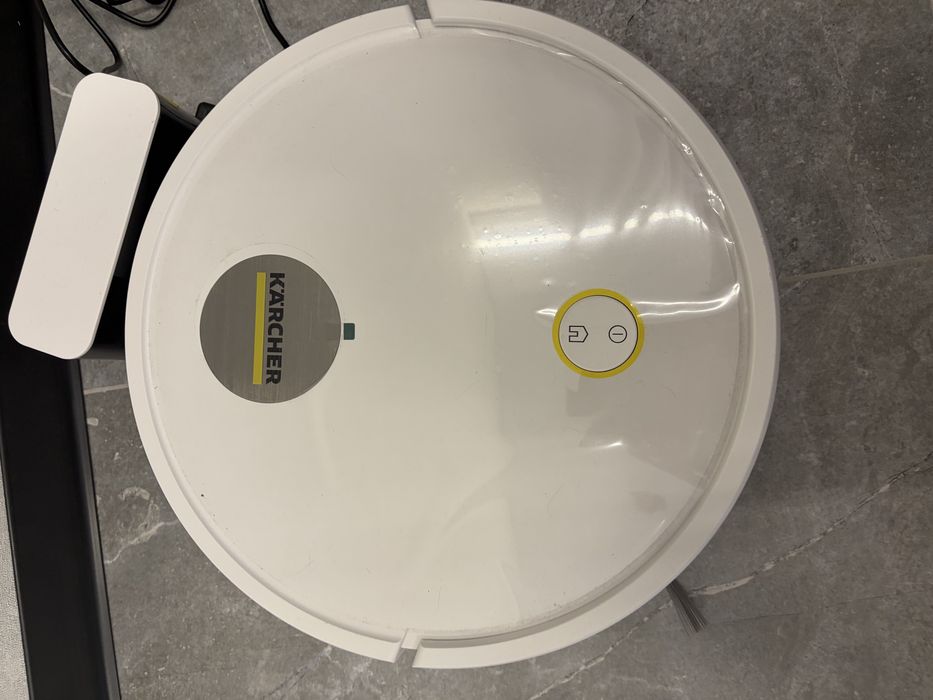 Робот пилесос Karcher