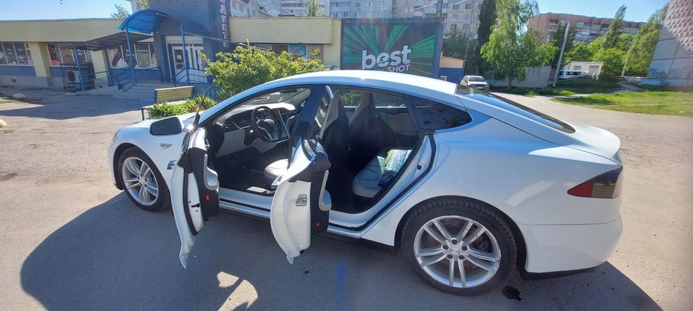 Tesla Model S 85 кв