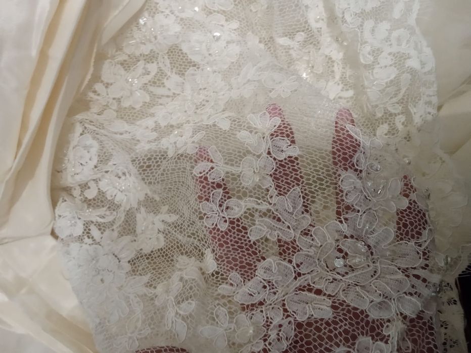 Suknia ślubna kremowa