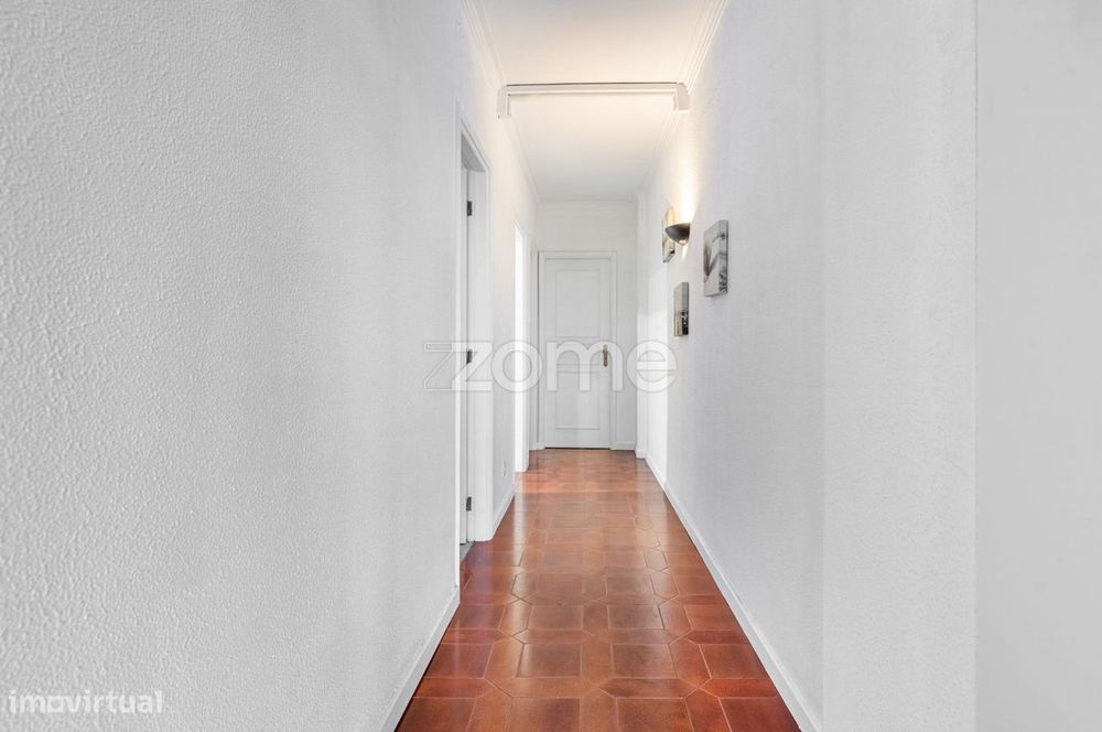 Apartamento T3 de cobertura, com terraço e garagem