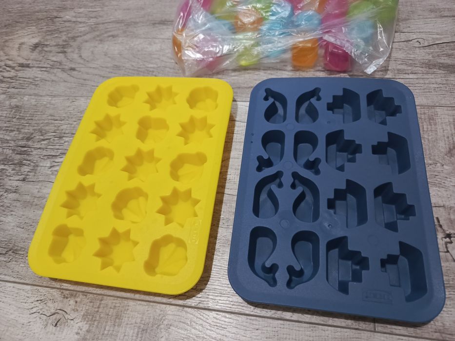 Kostki lodu i foremki