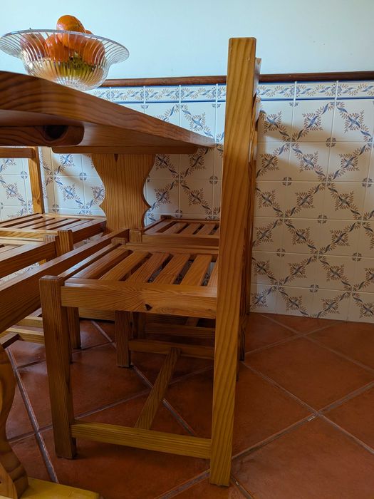 Mesa de refeição em Madeira Maciça com 6 Cadeiras