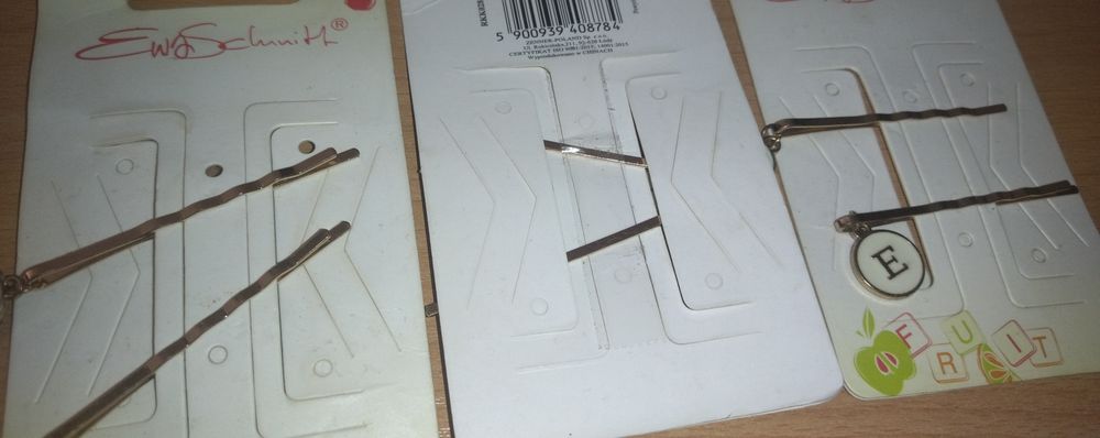 Spinki do włosów z inicjałami  gratis