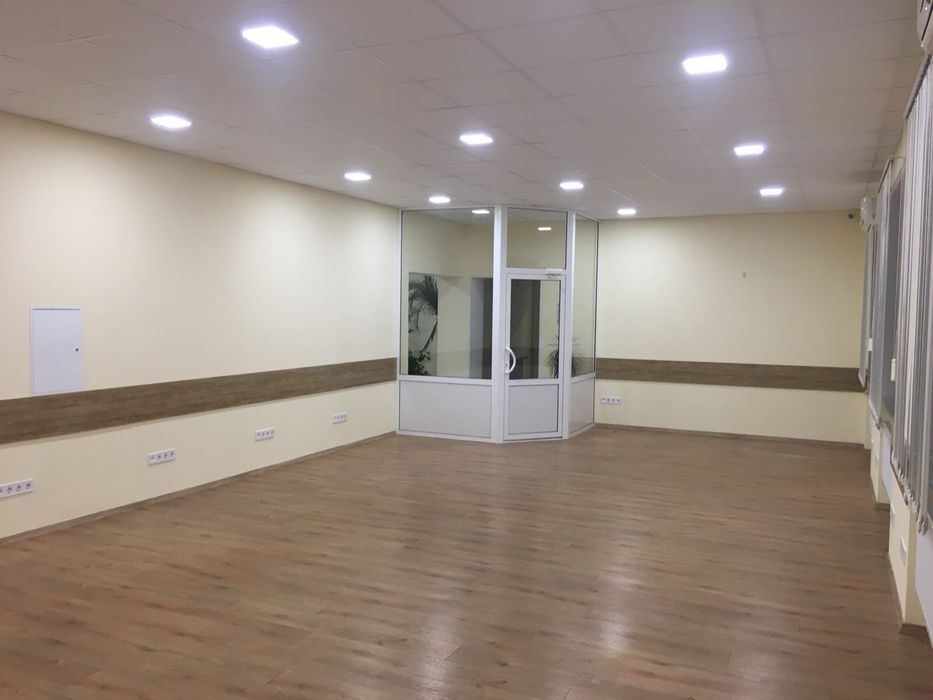 Продаж адміністративного примішення 650 кв.м.свіжий ремонт