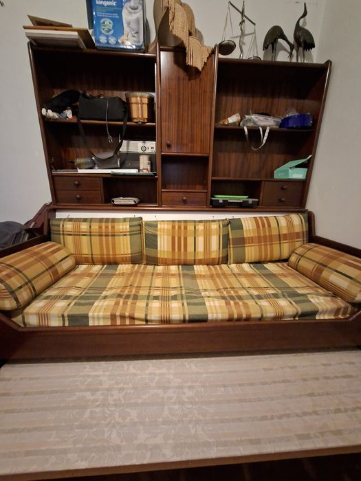 Movel que faz de Sofá e de cama dupla
