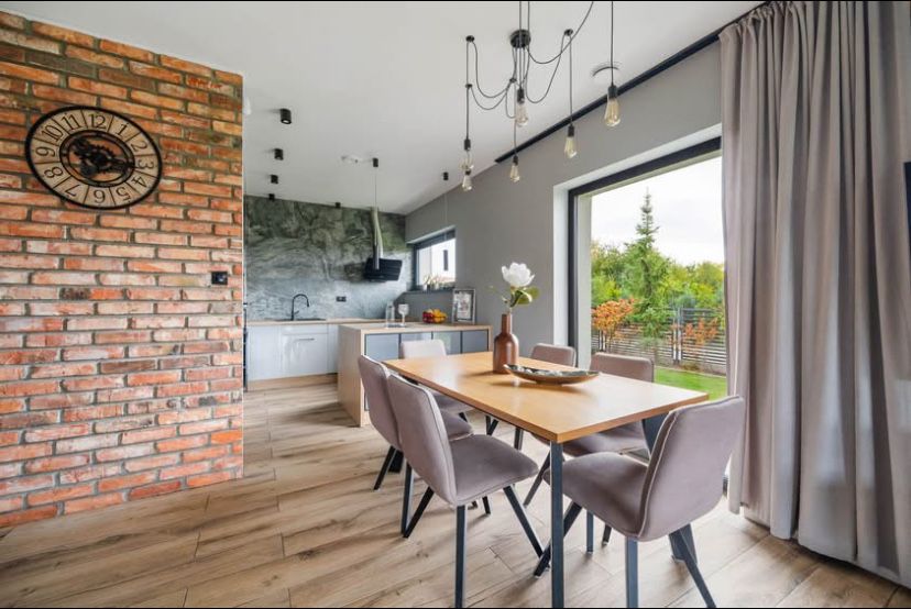 Sprzątanie apartamentów i domów po wynajmie krótkoterminowym.
