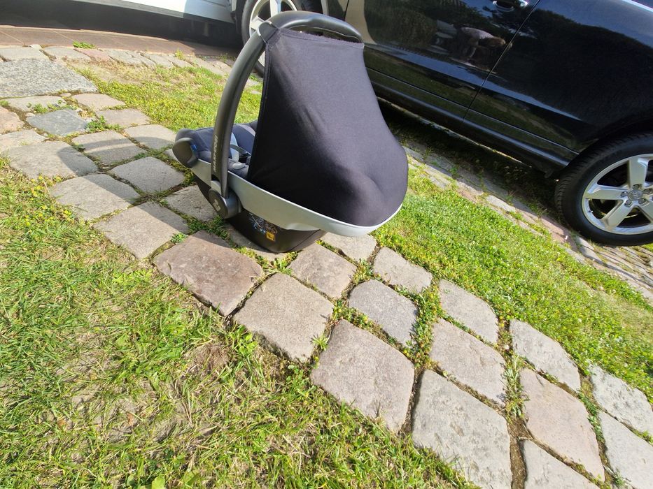 Fotelik samochodowy Maxi-Cosi Pebble Pro wraz z bazą