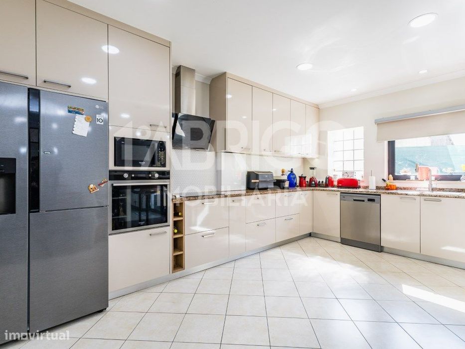 Moradia T3 Remodelada, Embra, Marinha Grande