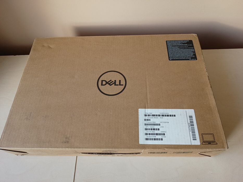 Dell Precision 5520 fhd i7 32gb 256Gb ssd jak nowy Laptop