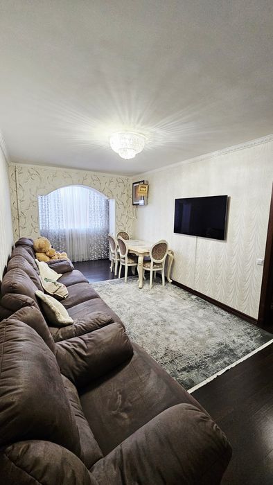 Продам 3кв. ж/м Победа-4, проспект Героев 11, капитальный ремонт.