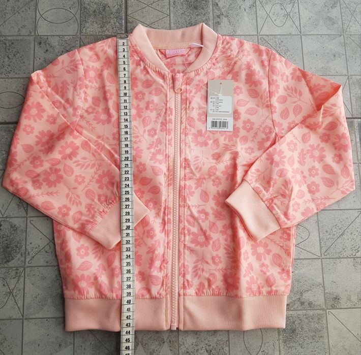 Вітрівка для дівчинки 110 розміру