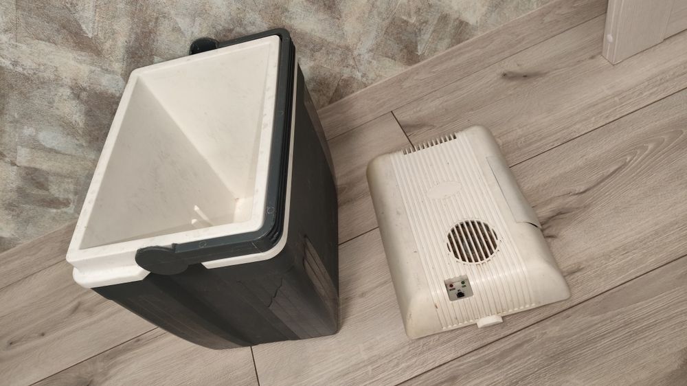 Автохолодильник Electric warmer cooler e27s бу