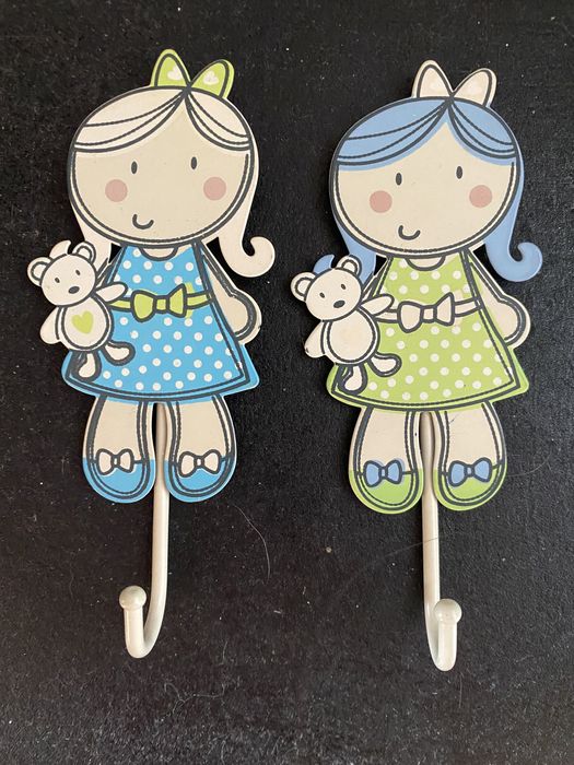 Cabides de meral em forma de bonecas