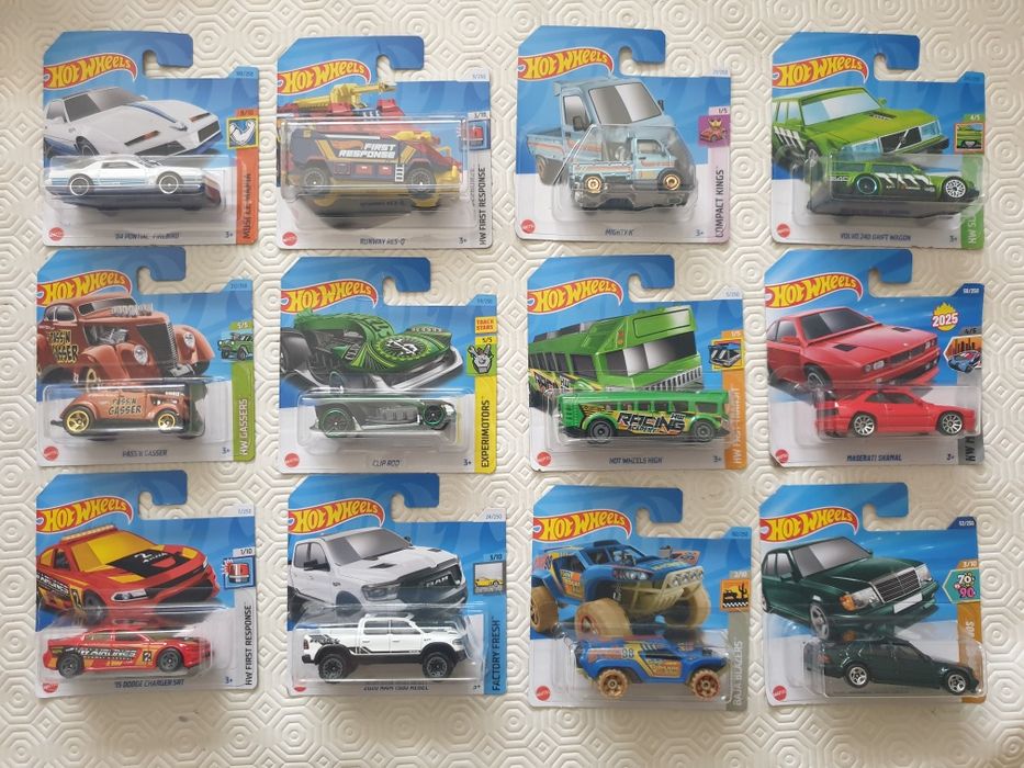 Caixa 50 carros Hot Wheels NOVA