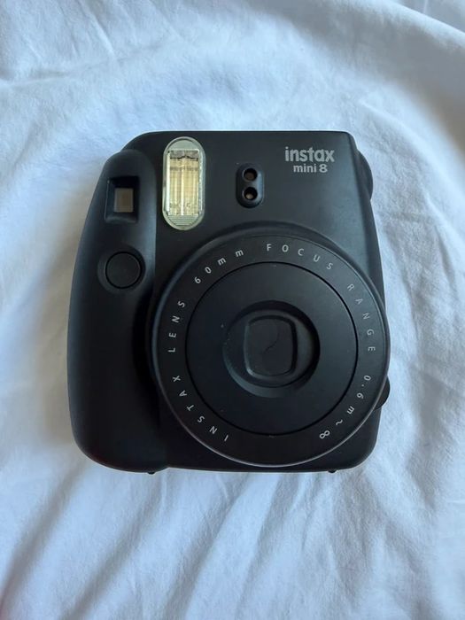 Fujifilm Instax Mini 8 Preta com 60 fotos