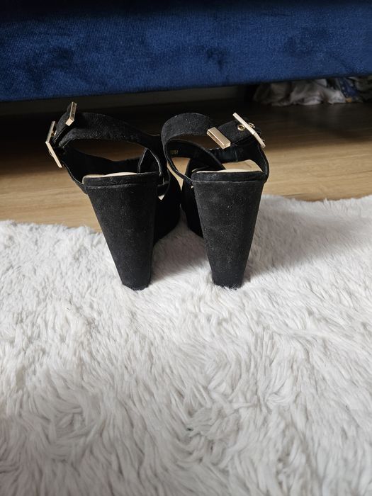 Buty na koturnie czarne 37