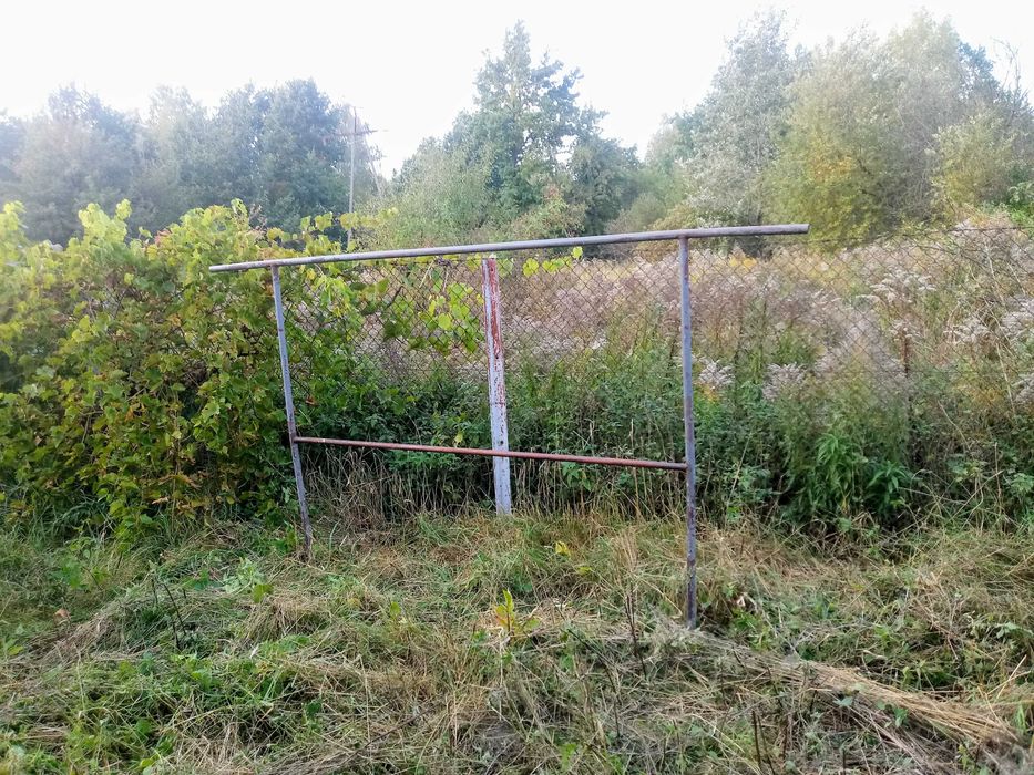 Trzepak do dywanów z rurki.