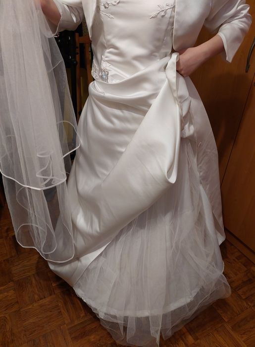 Sukienka ślubna biała