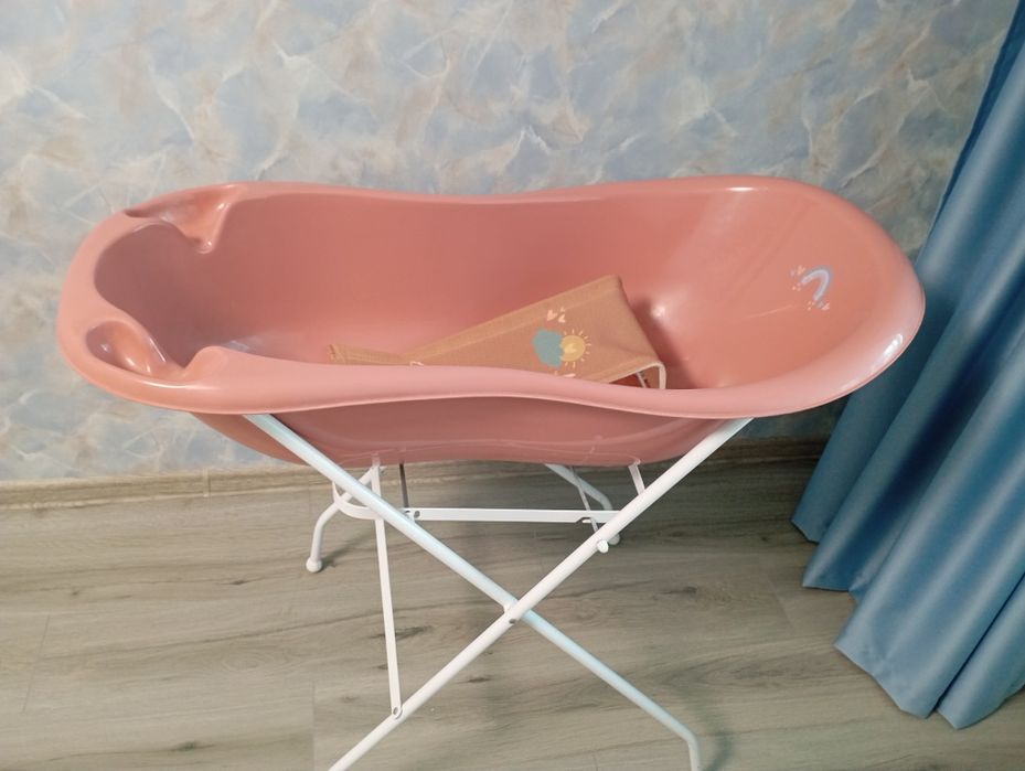 Ванночка для купання з підставкою