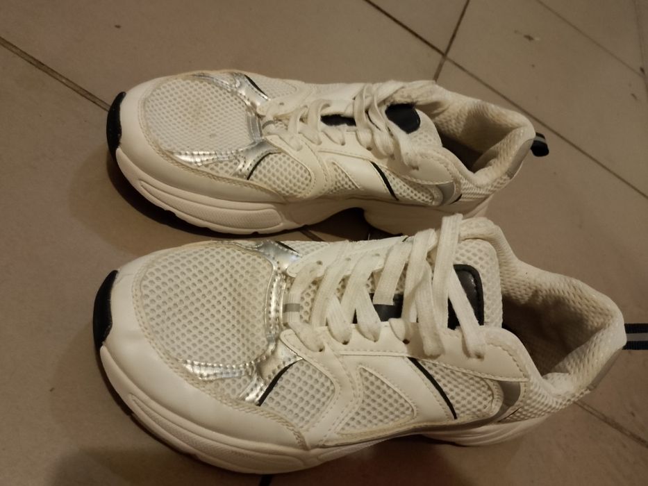 Крассовки Nike 37 размер