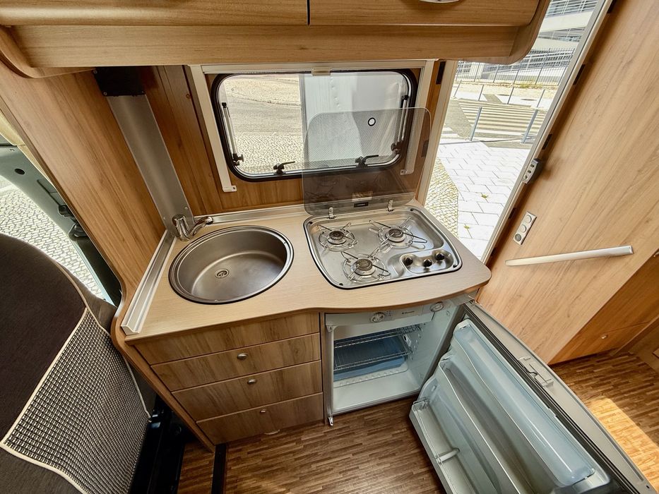(Reservada)Autocaravana Ford perfilada Burstner Nexxo T620 com AC 2.2 TDCi  140cv ano 2009