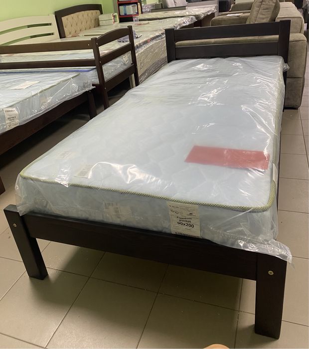 Деревянная кровать Класік