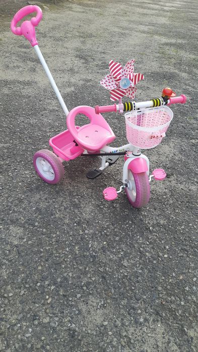 Rowerek trójkołowy różowy rower trzykołowy koszyczek bagażnik