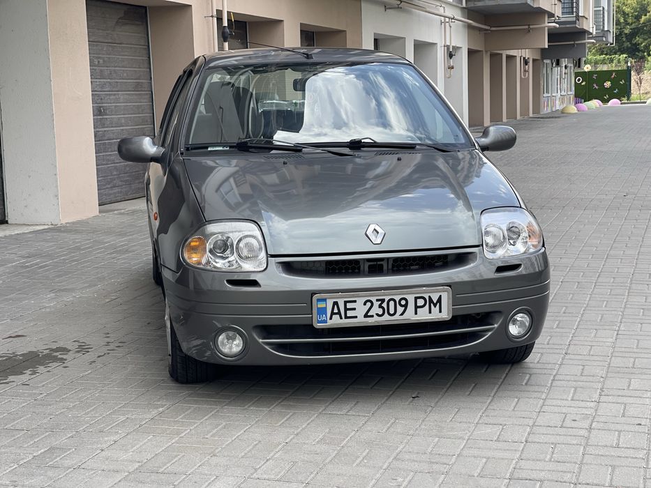 RENAULT CLIO SYMBOL 2001г 1.4 газ/бензин