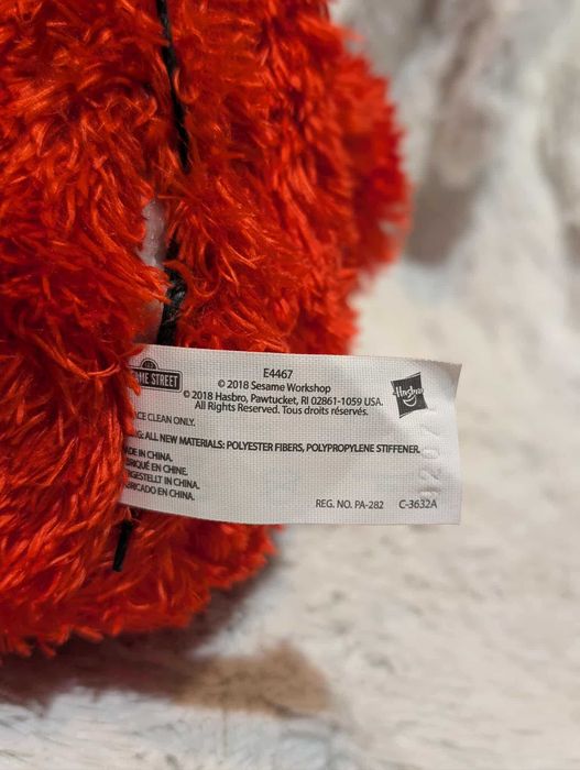 Elmo interaktywny Love to Hug Hasbro śpiewa EN/ES Ulica Sezamkowa