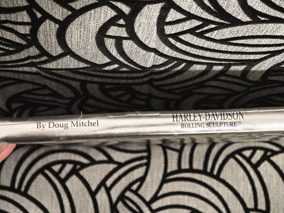 Продам Книгу Harley-Davidson: Rolling Sculpture (1903-1998)