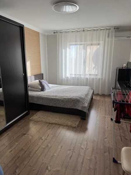 Продаж 2-кімнатної квартири 63 м2 вул. Ернста 6 Солом'янський район