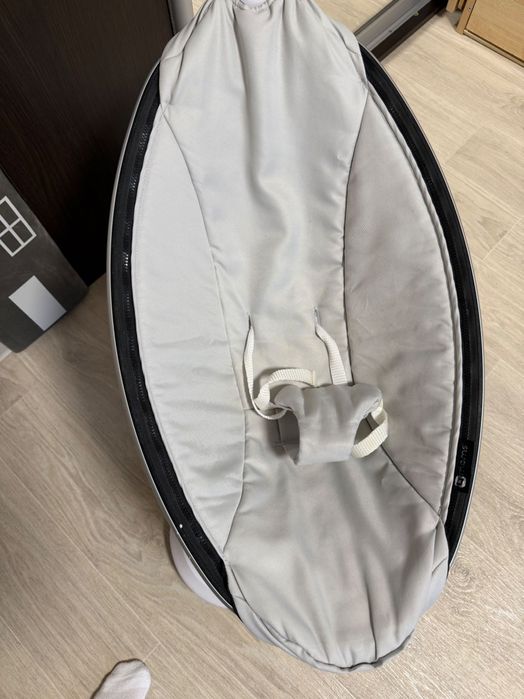4 moms 4.0 mamaRoo заколисуючий центр гойдалка укачивающий