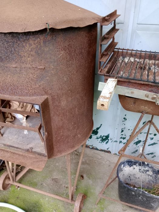 Forno a lenha com rodas