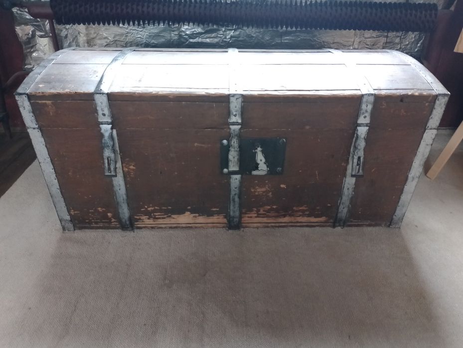 Skrzynia dębowa z okuciami