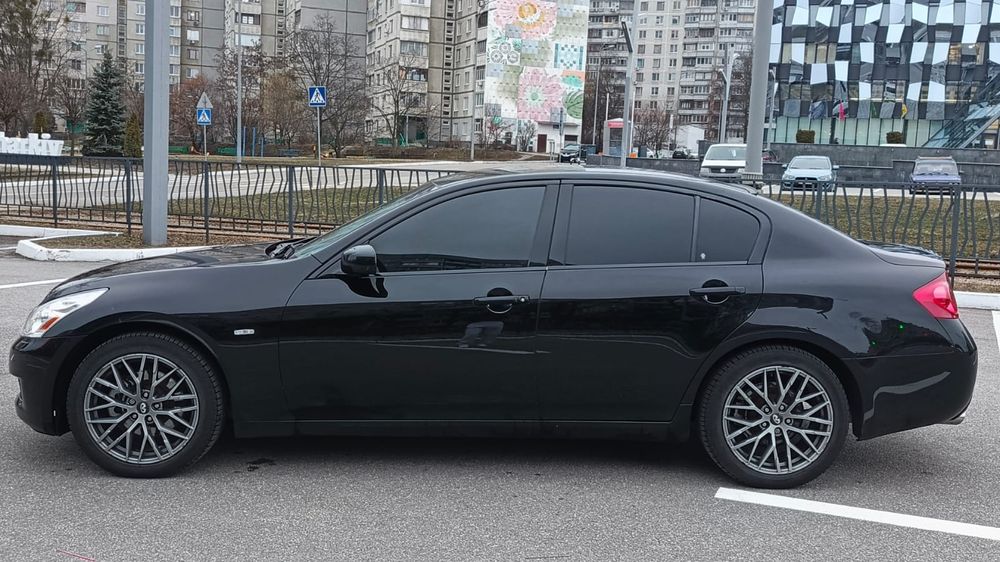 Продам Infinity G35