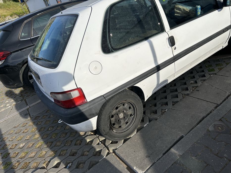 Vendo saxo 1.5d ou troco