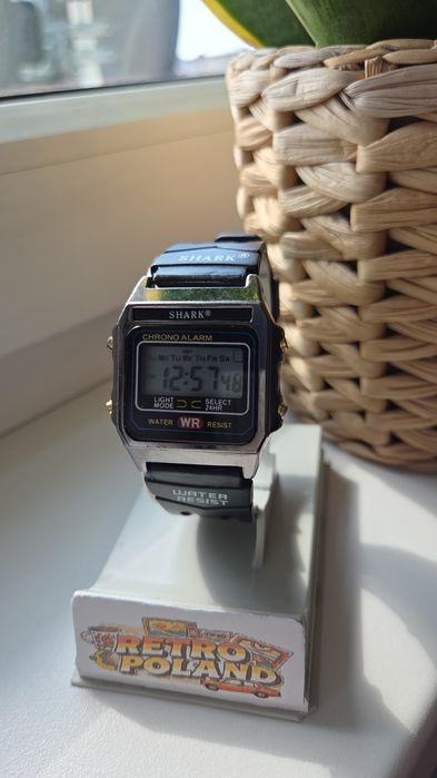 Stary zegarek elektroniczny Shark z epoki Vintage