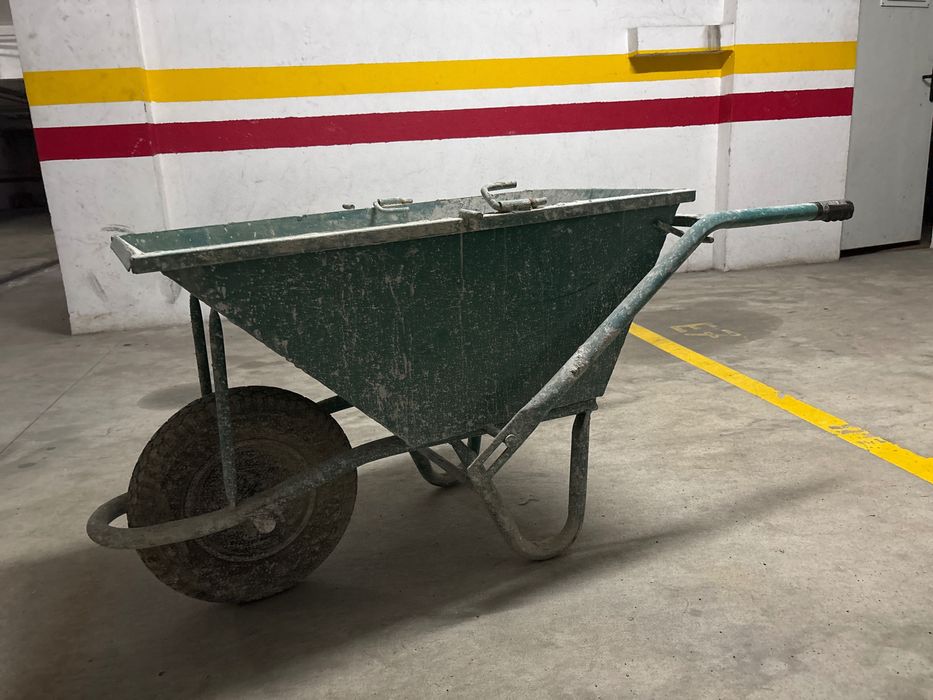 Carinho de mão. Para grua. Ou quinhcho