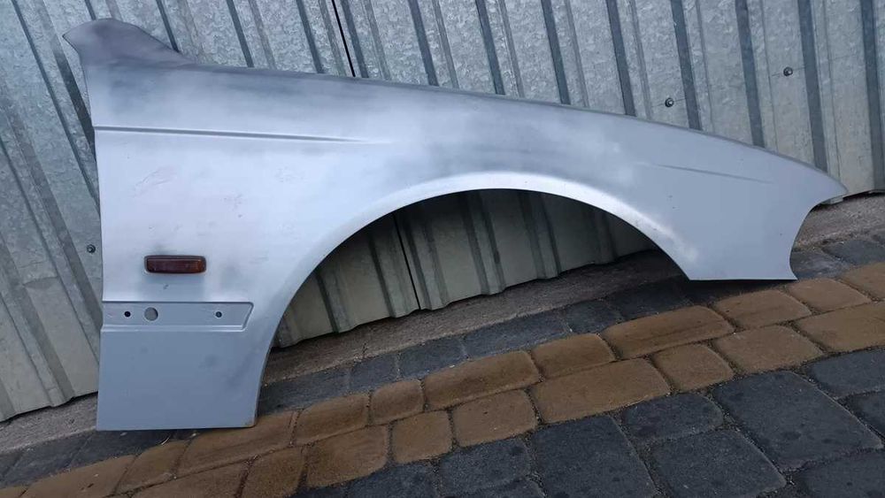 Błotnik Prawy Przód Bmw E39 sedan kombi