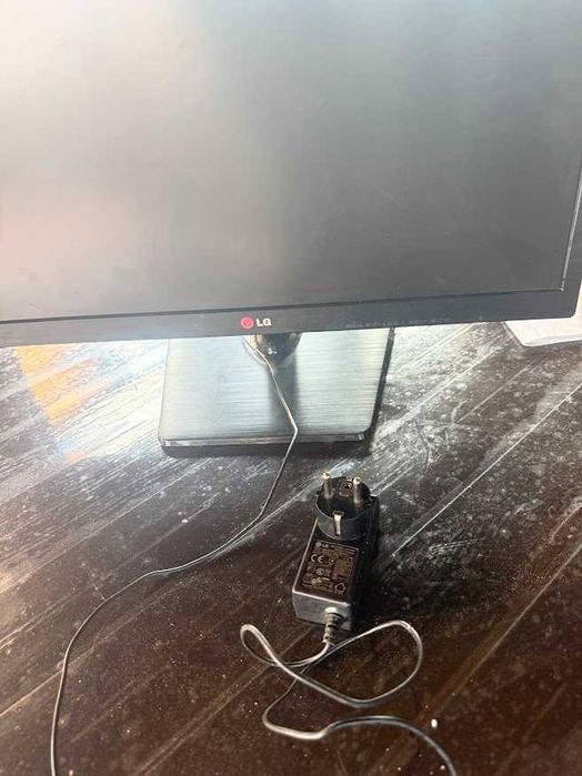 Монітор LG 22EN33SA 22" (розбитий екран)