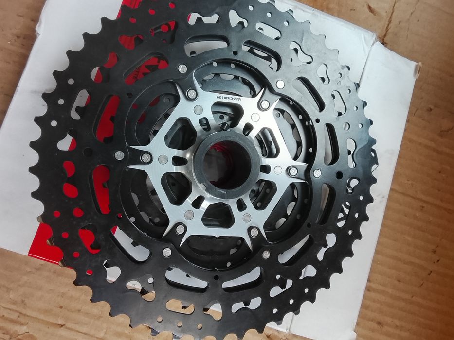 Nowa kaseta box components 9 biegów,11-50