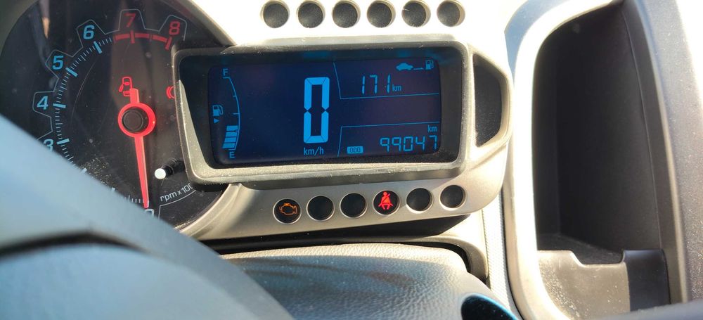 Chevrolet Aveo Sedan 1.2 Gasolina 86cv | 99.000 km | Excelente Estado