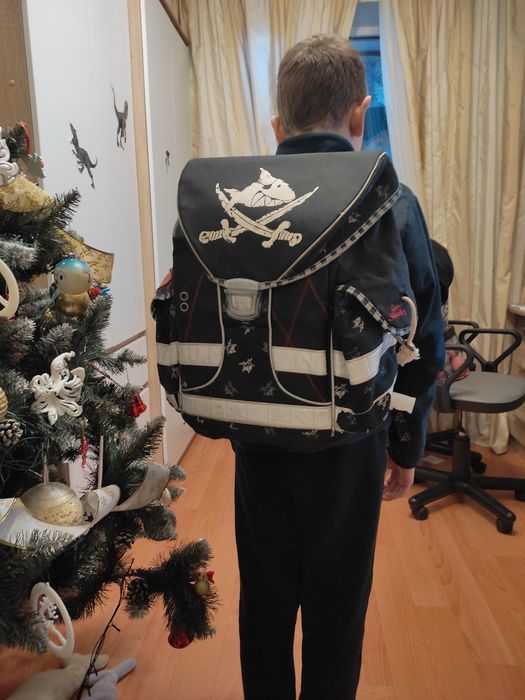 Продам рюкзак для мальчика